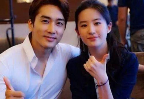 读心吃大瓜娱乐圈  第3张